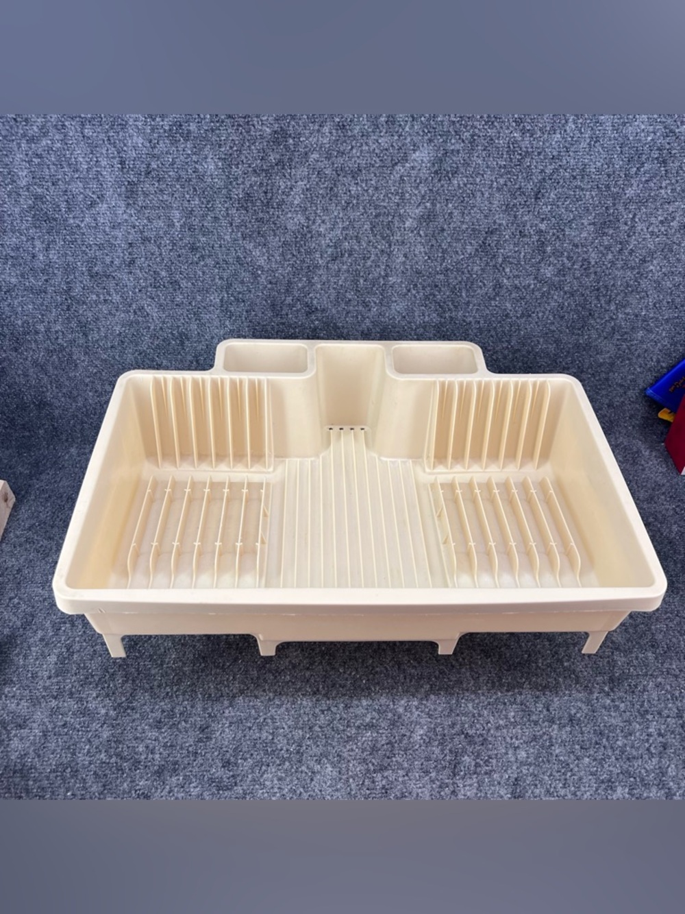 Vintage Rubbermaid 6054 Dish Drainer Drying Rack Sturdy 19" Beige Plastic